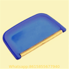 Wool Care Lint Cashmere Comb in plastic material